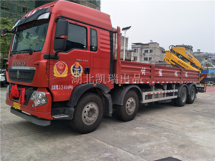 廣西橫縣計量所檢衡車停放院內左前 廣西橫縣計量所檢衡車停放院內左前