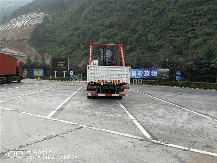 西固計量所購的DWJ5310JJHBB5型計量檢衡車發運(后) 西固計量所購的DWJ5310JJHBB5型計量檢衡車發運(后)