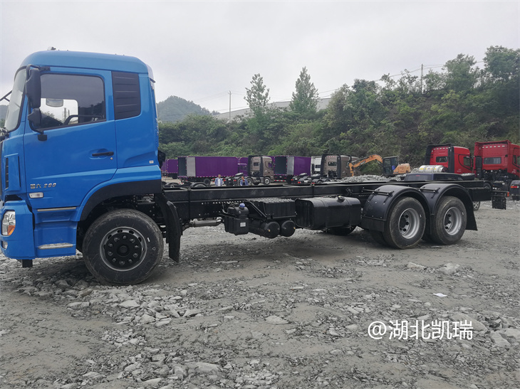 檢衡車底盤加固側(cè)面圖 檢衡車底盤加固側(cè)面圖